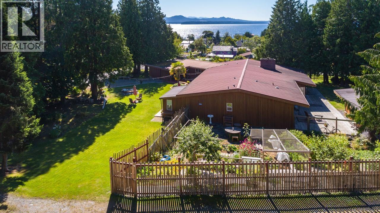 410 17th Ave, Sointula, British Columbia  V0N 3E0 - Photo 1 - 1020567
