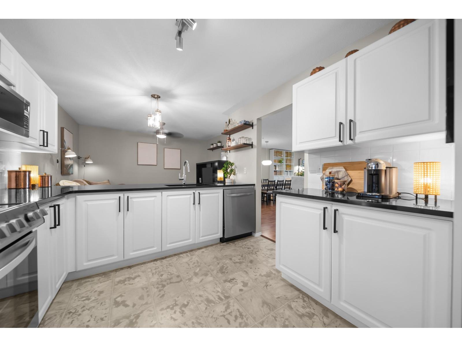 206 3172 Gladwin Road, Abbotsford, British Columbia  V2T 5T3 - Photo 5 - R3117932