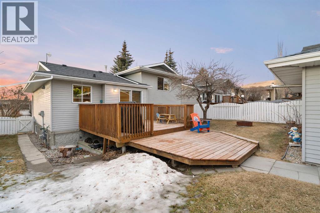 10 Carolina Drive W, Cochrane, Alberta  T4C 1C2 - Photo 45 - A2284084