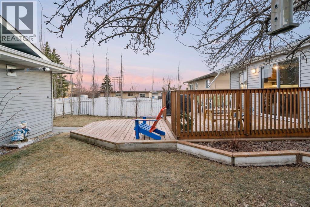 10 Carolina Drive W, Cochrane, Alberta  T4C 1C2 - Photo 47 - A2284084