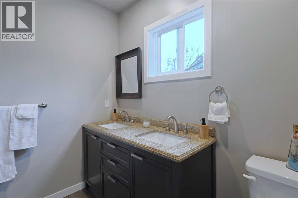 18 Maple Street, Okotoks, Alberta  T1S 1J6 - Photo 27 - A2284740