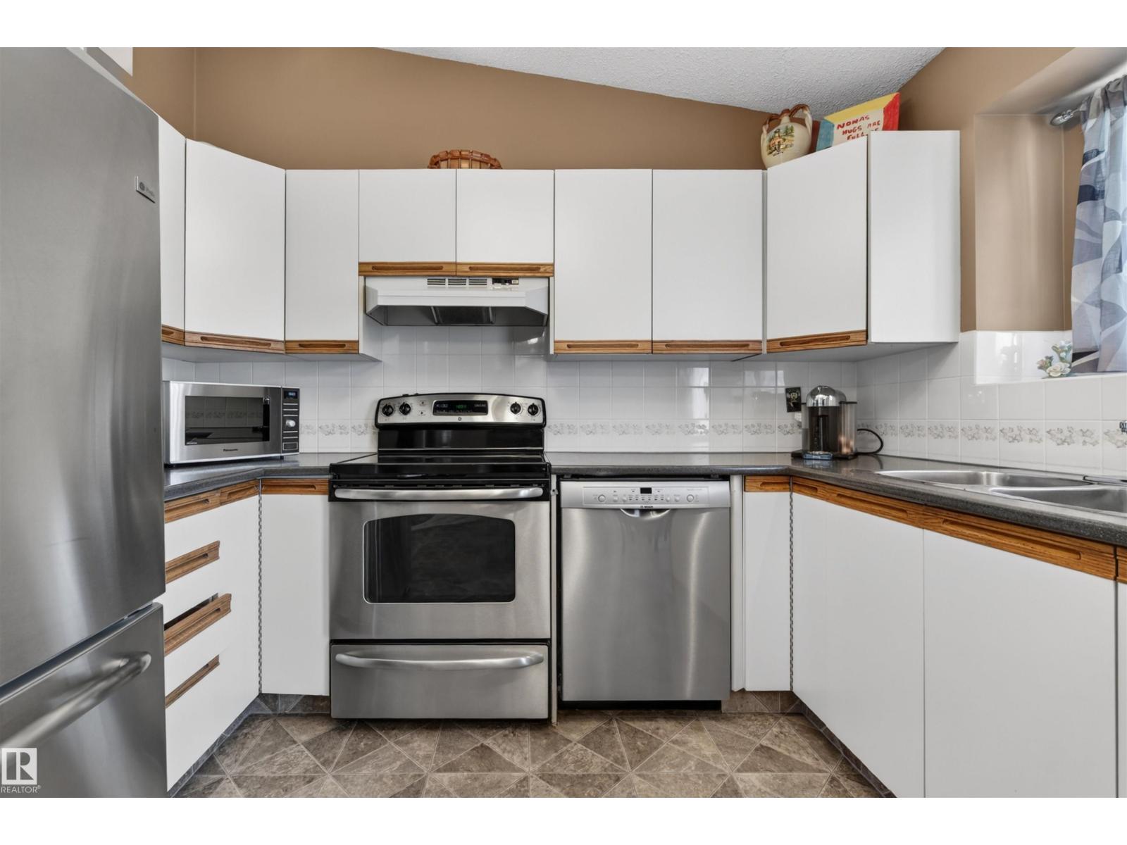 9347 175 Av Nw, Edmonton, Alberta  T5Z 2C8 - Photo 10 - E4485792