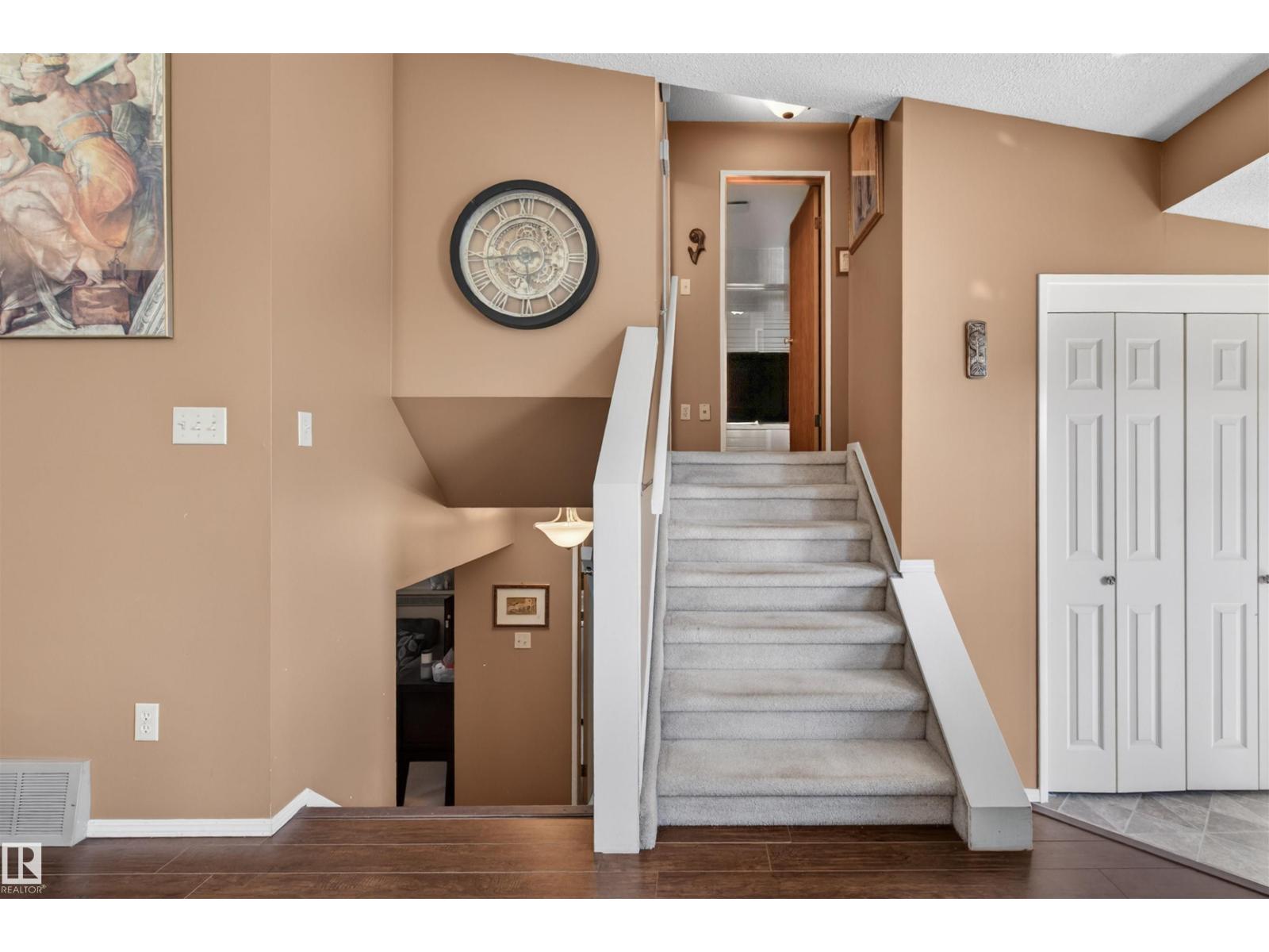 9347 175 Av Nw, Edmonton, Alberta  T5Z 2C8 - Photo 8 - E4485792