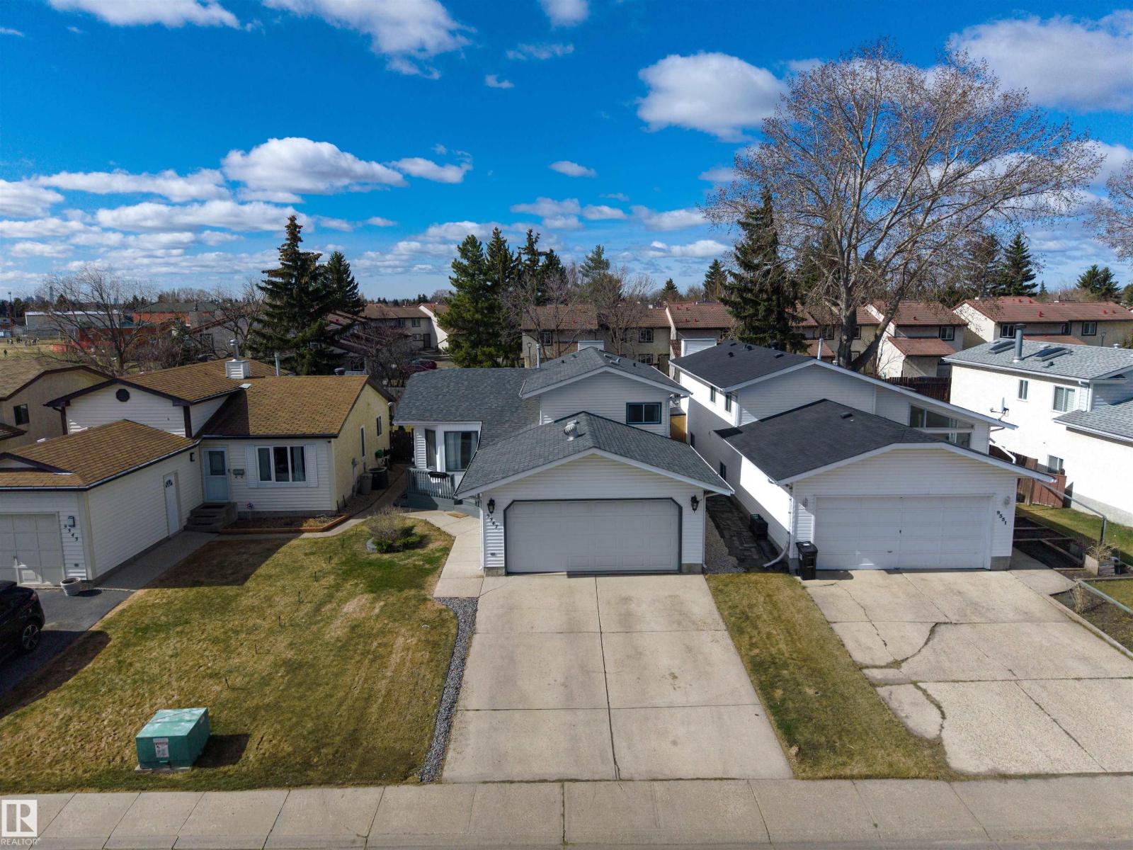 9347 175 Av Nw, Edmonton, Alberta  T5Z 2C8 - Photo 2 - E4485792