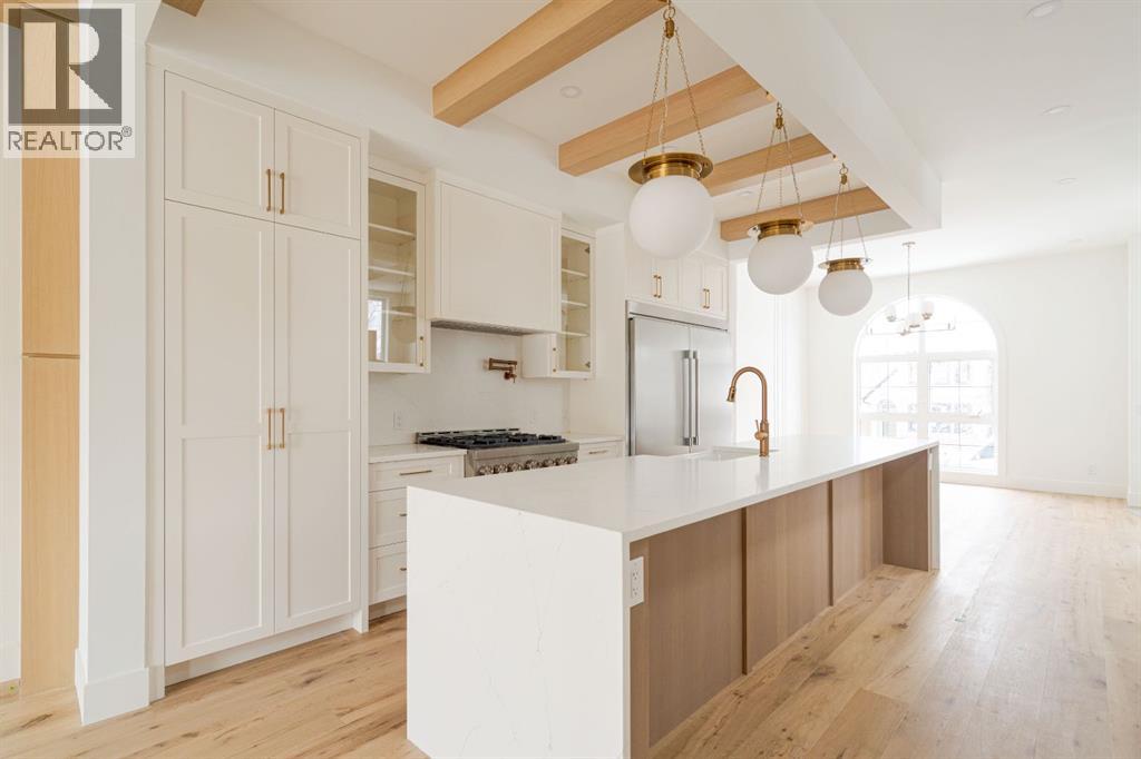 2447 29  SW, Calgary, Alberta  T2T 1P1 - Photo 3 - A2308181
