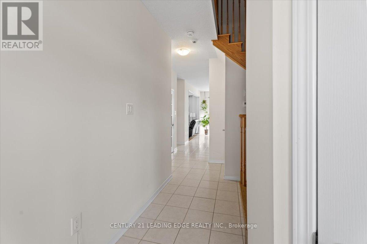 35 Royal Coachman Way, Hamilton, Ontario  L8J 0M2 - Photo 12 - X13085894