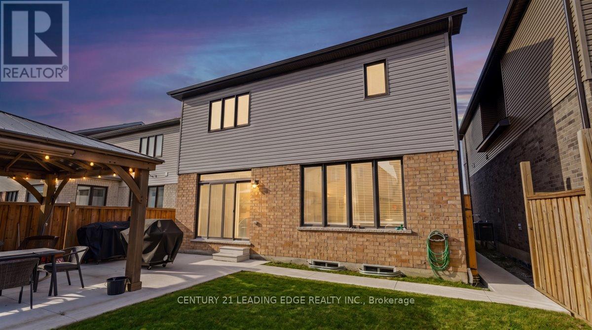 35 Royal Coachman Way, Hamilton, Ontario  L8J 0M2 - Photo 24 - X13085894