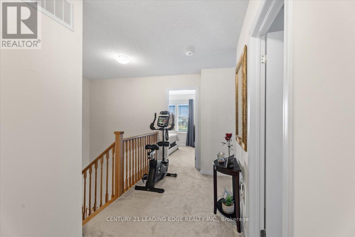35 Royal Coachman Way, Hamilton, Ontario  L8J 0M2 - Photo 32 - X13085894