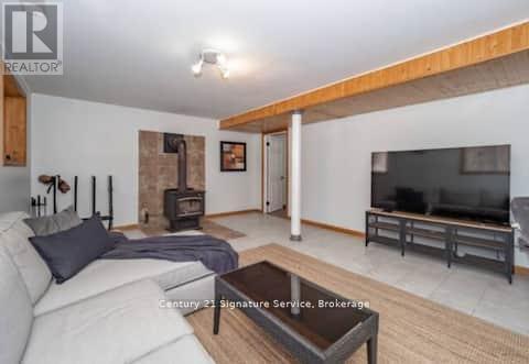 879 Stephenson Road E, Huntsville, Ontario  P0B 1L0 - Photo 16 - X13086022