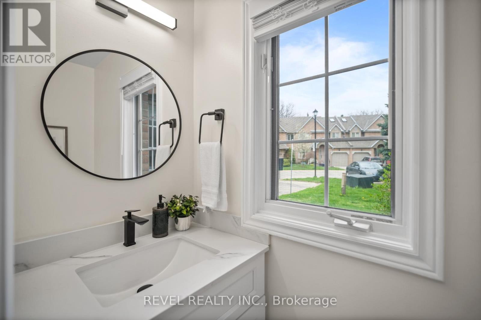 10 - 320 Hamilton Drive, Hamilton, Ontario  L9G 4W6 - Photo 24 - X13086038