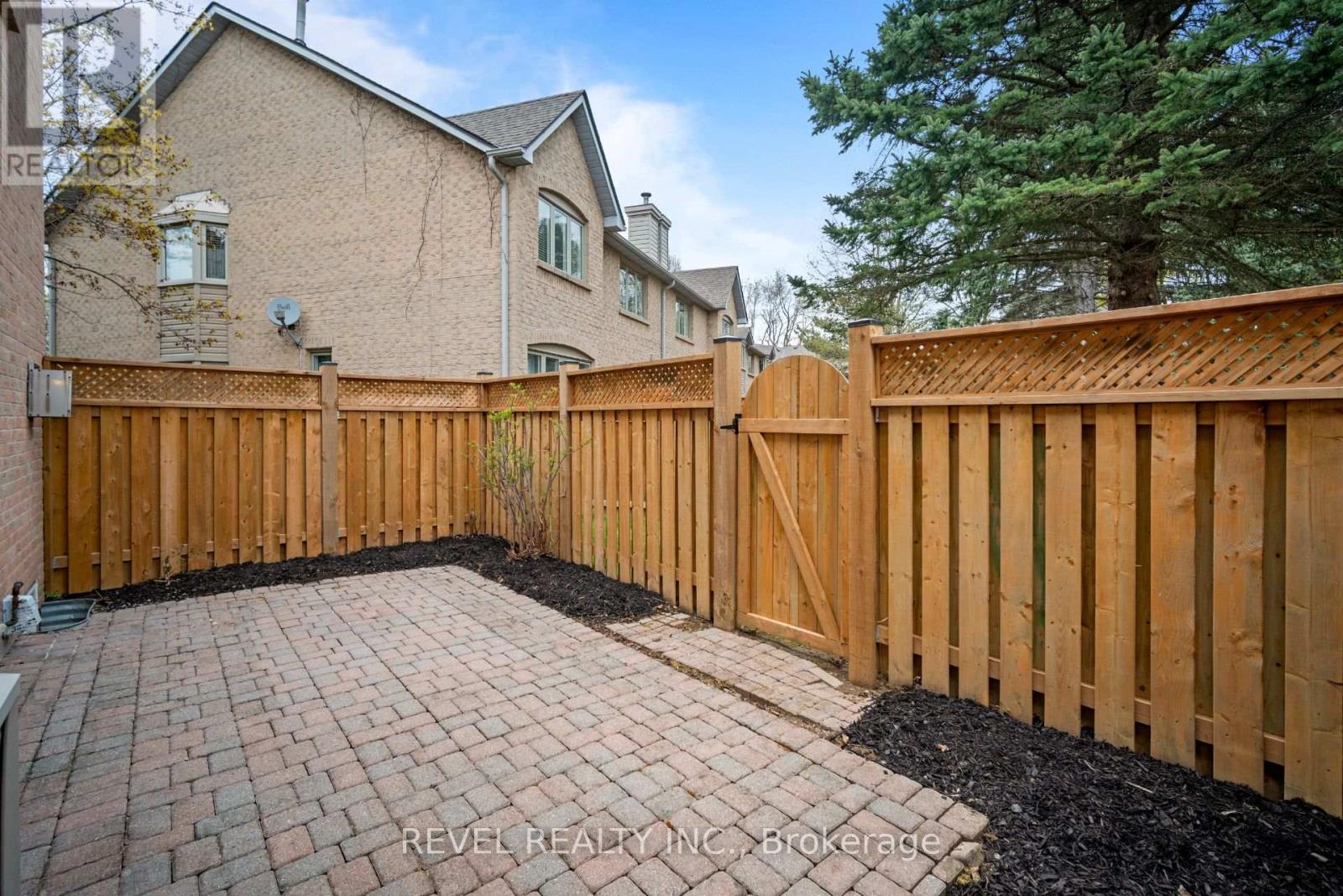 10 - 320 Hamilton Drive, Hamilton, Ontario  L9G 4W6 - Photo 38 - X13086038