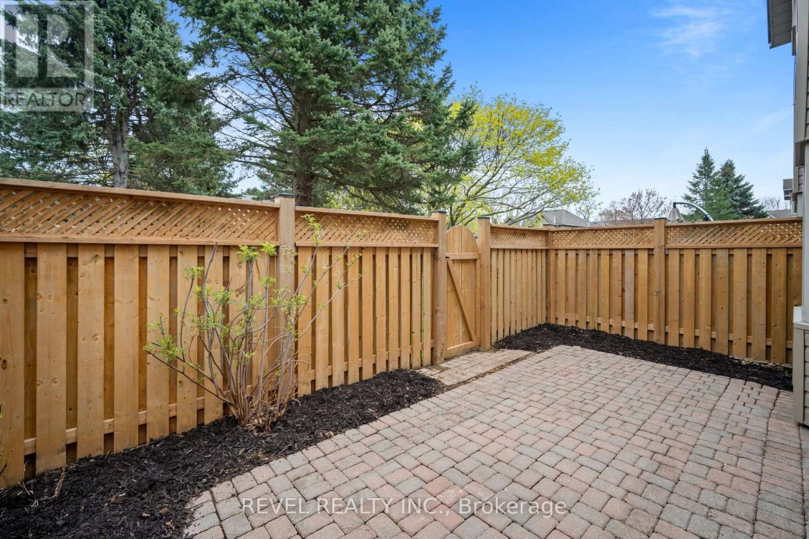 10 - 320 Hamilton Drive, Hamilton, Ontario  L9G 4W6 - Photo 39 - X13086038
