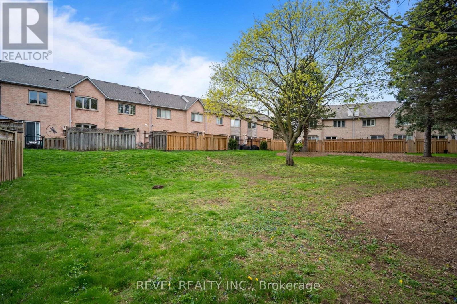 10 - 320 Hamilton Drive, Hamilton, Ontario  L9G 4W6 - Photo 44 - X13086038