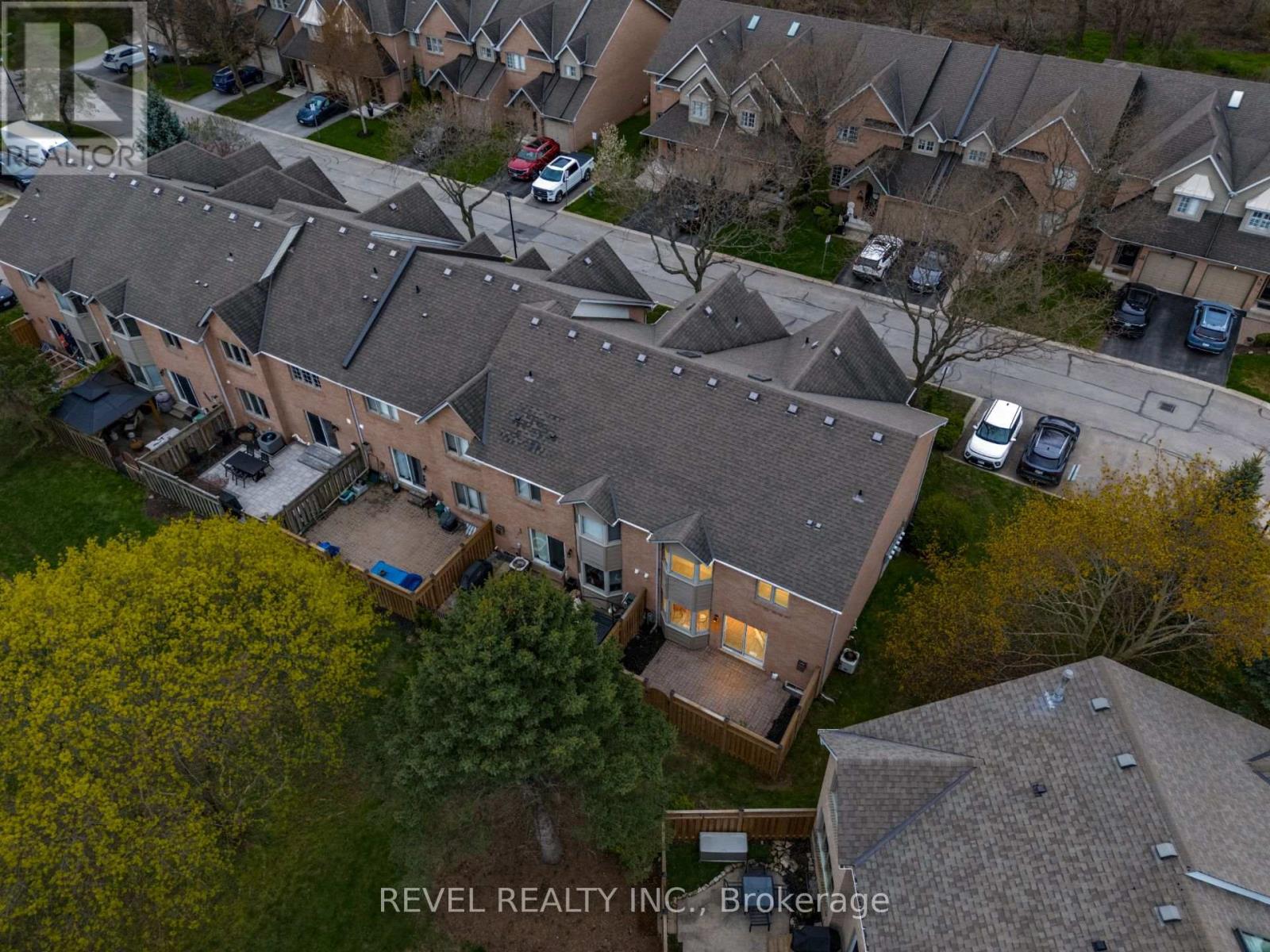 10 - 320 Hamilton Drive, Hamilton, Ontario  L9G 4W6 - Photo 48 - X13086038
