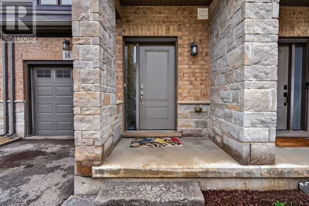 16 - 377 Glancaster Road, Hamilton, Ontario  L9G 0G4 - Photo 3 - X13086064