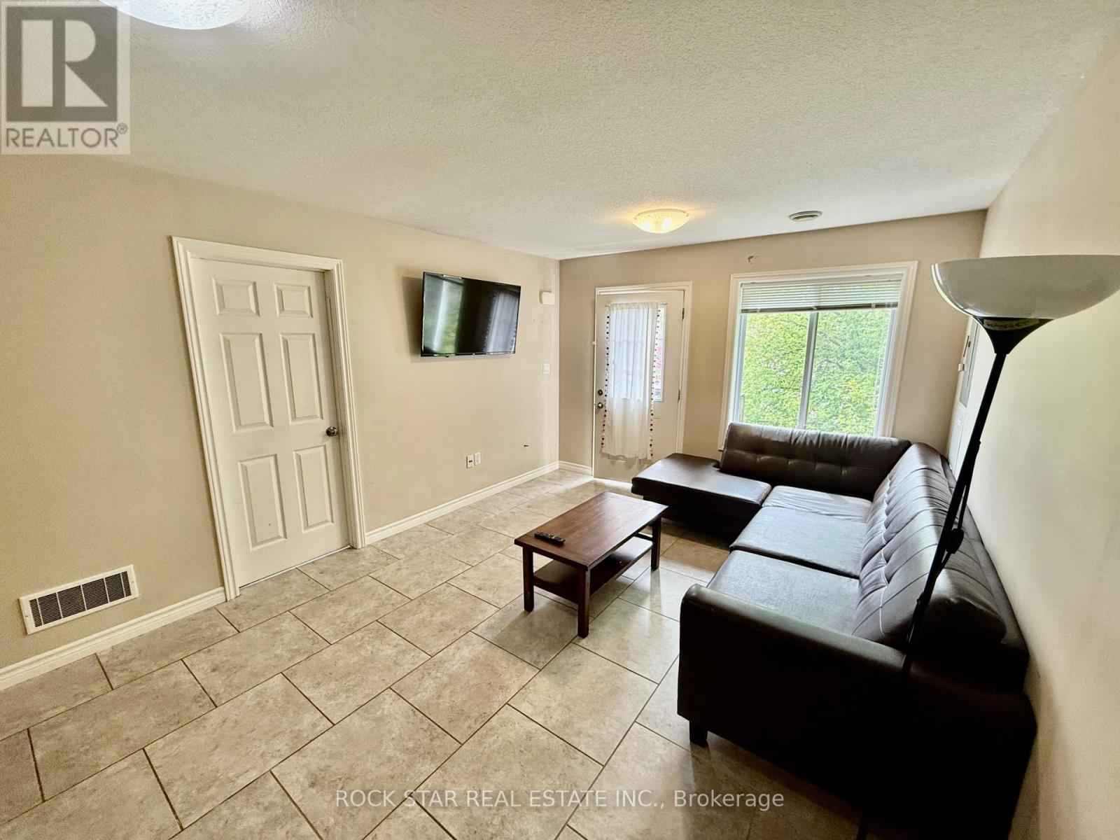 38 Beaufort Street, London North, Ontario  N6G 1A8 - Photo 3 - X13086070