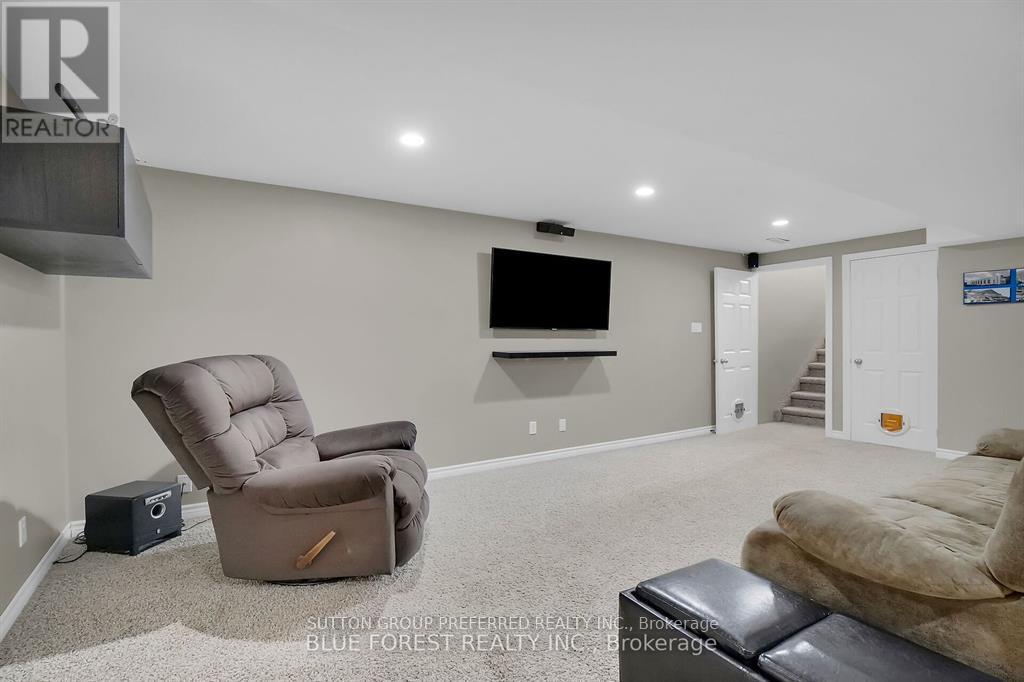 284 Exmouth Circle, London East, Ontario  N5V 5G6 - Photo 20 - X13083284