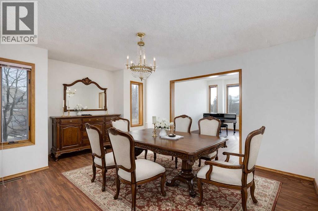 106 Sienna Hills Drive SW, Calgary, Alberta  T3H 2C8 - Photo 8 - A2282460