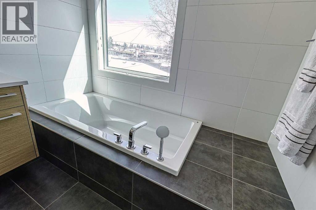 2418 24a Street SW, Calgary, Alberta  T3E 1W1 - Photo 23 - A2295875