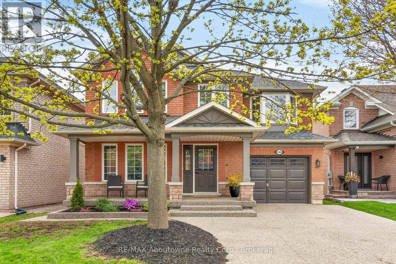 2385 Guildstone Crescent, Oakville, Ontario  L6M 3Y8 - Photo 1 - W13086234