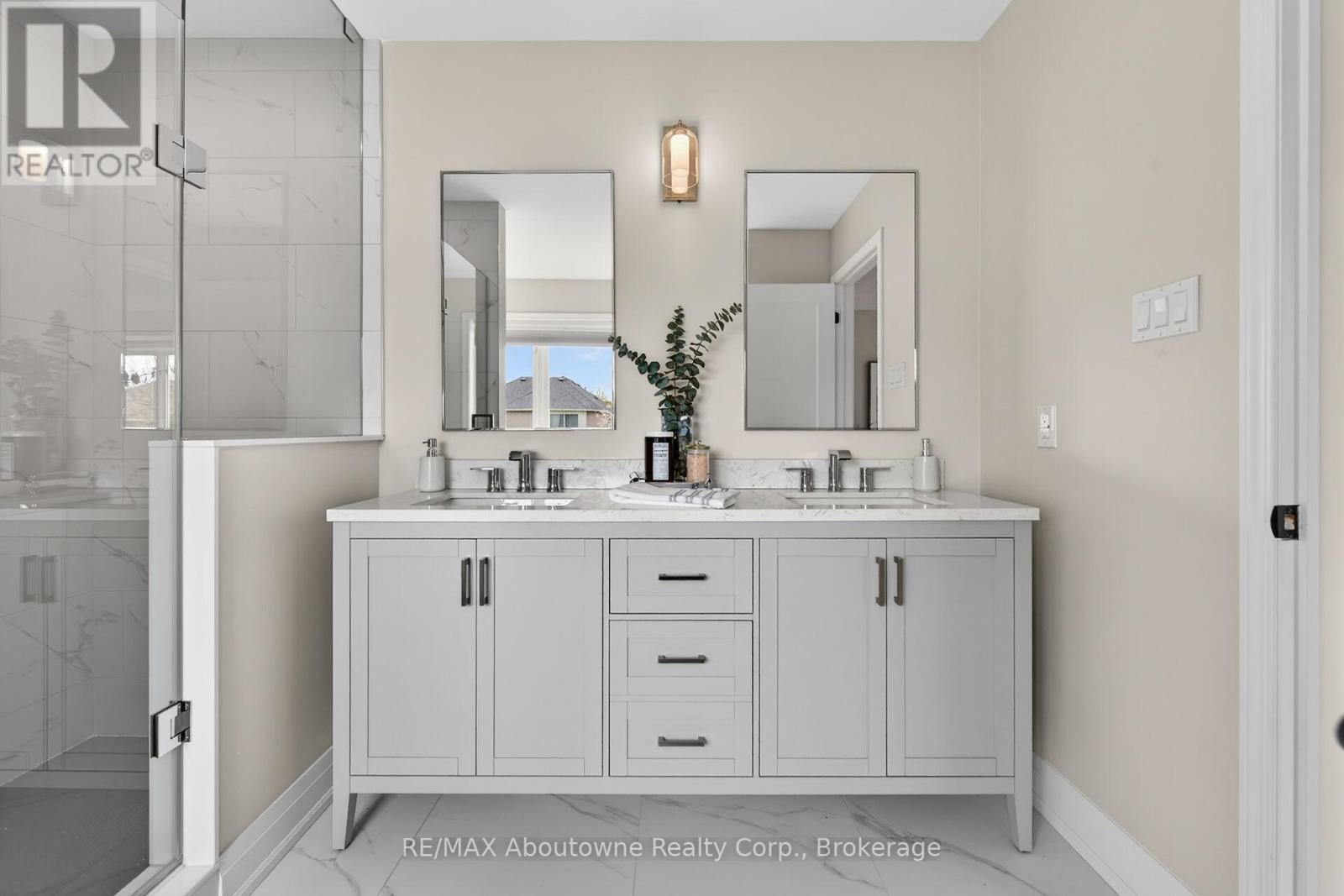 2385 Guildstone Crescent, Oakville, Ontario  L6M 3Y8 - Photo 18 - W13086234