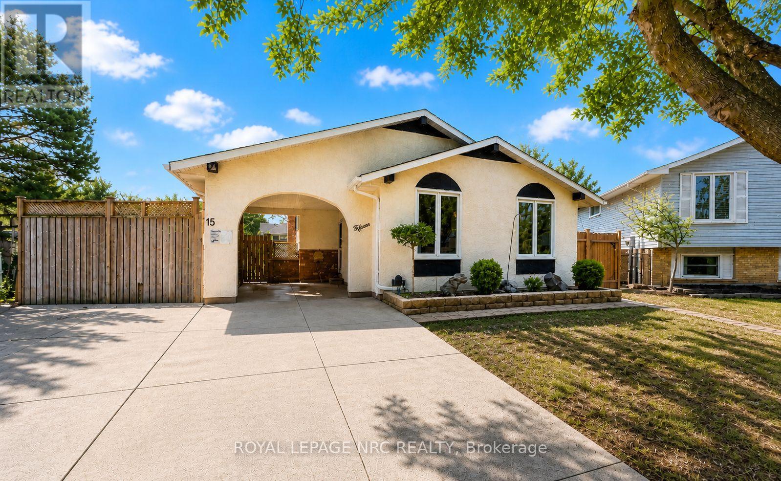 15 CAROUSEL CIRCLE, St. Catharines, Ontario