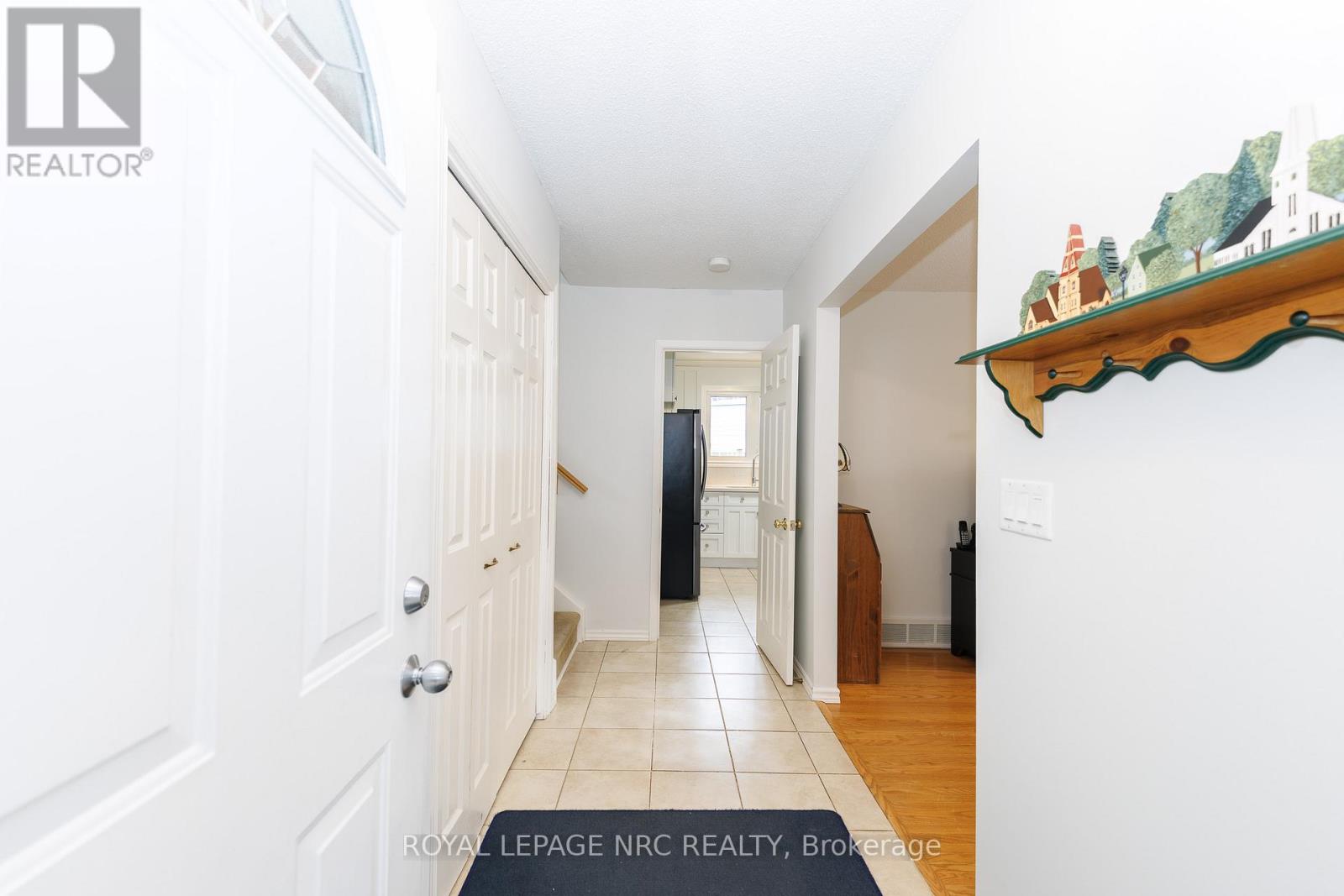 15 Carousel Circle, St. Catharines, Ontario  L2N 6C9 - Photo 3 - X13086174