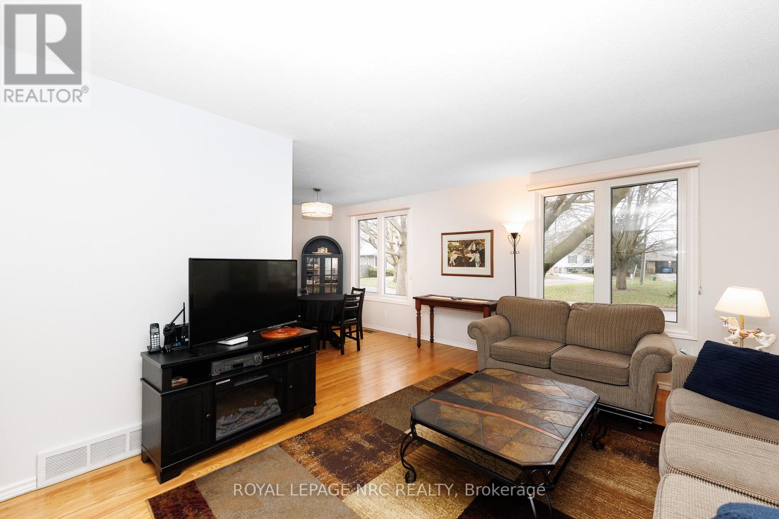15 Carousel Circle, St. Catharines, Ontario  L2N 6C9 - Photo 9 - X13086174