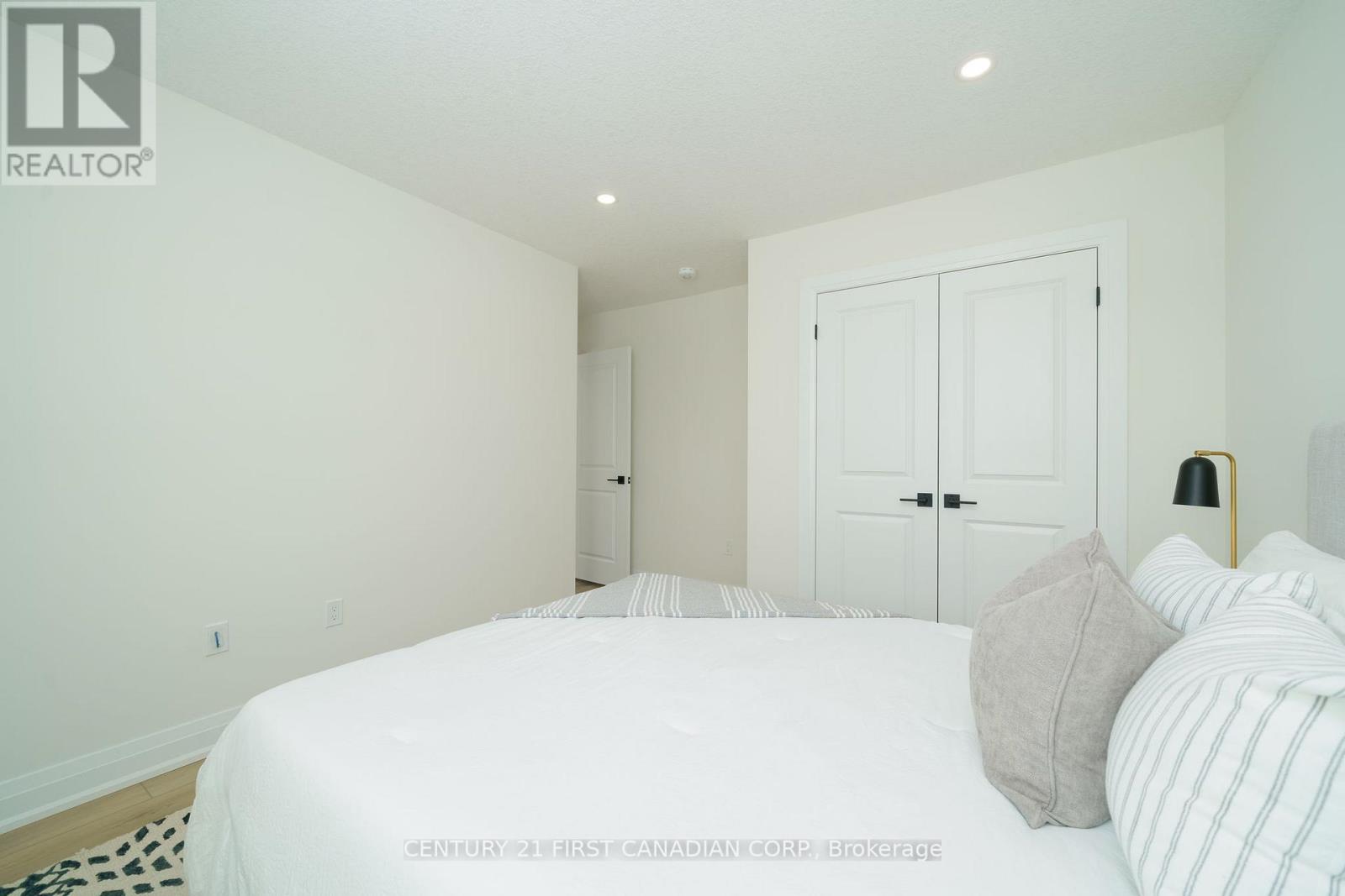 486 Julianna Court, Plympton-Wyoming, Ontario  N0N 1T0 - Photo 24 - X12695752
