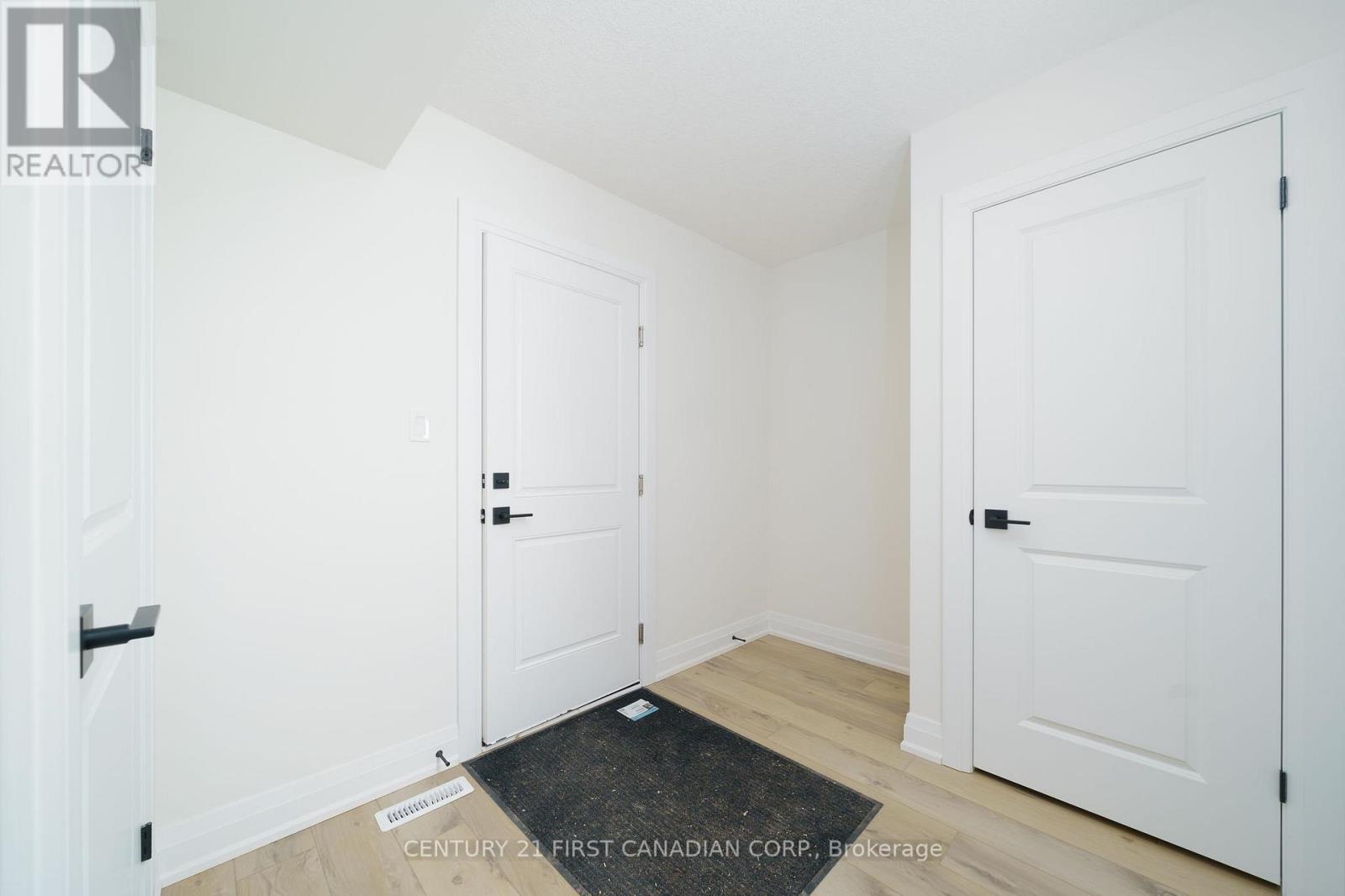 486 Julianna Court, Plympton-Wyoming, Ontario  N0N 1T0 - Photo 16 - X12695752