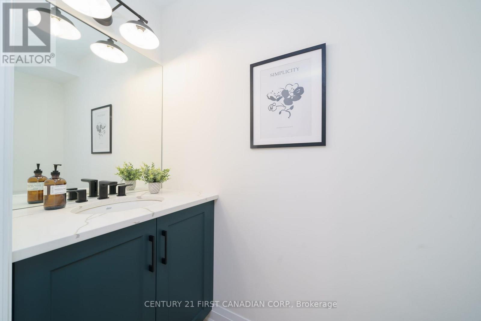 486 Julianna Court, Plympton-Wyoming, Ontario  N0N 1T0 - Photo 15 - X12695752