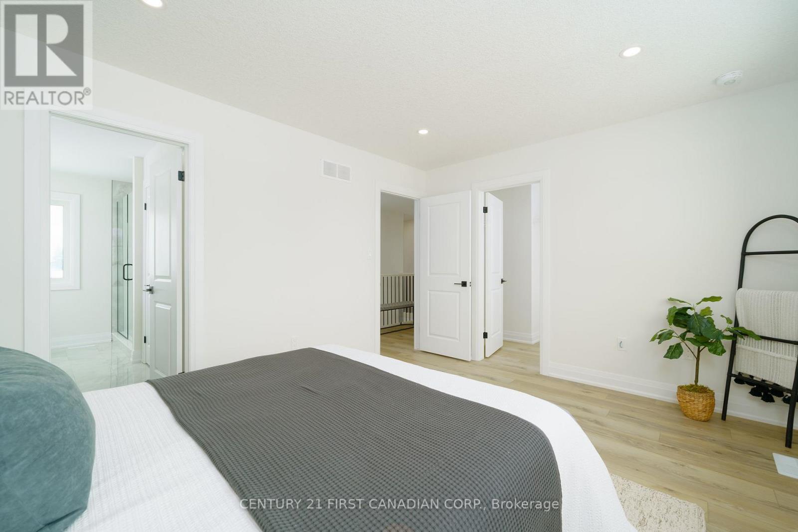 486 Julianna Court, Plympton-Wyoming, Ontario  N0N 1T0 - Photo 18 - X12695752