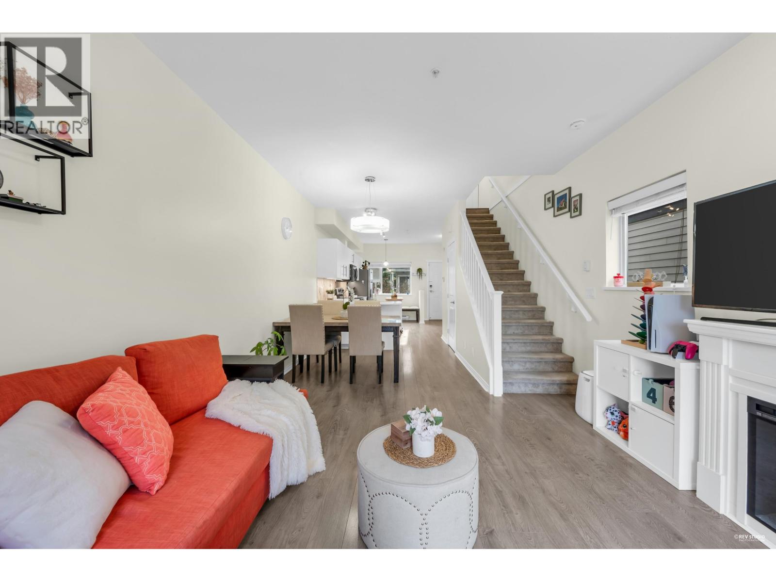 45 730 Farrow Street, Coquitlam, British Columbia  V3J 7Y7 - Photo 3 - R3119656