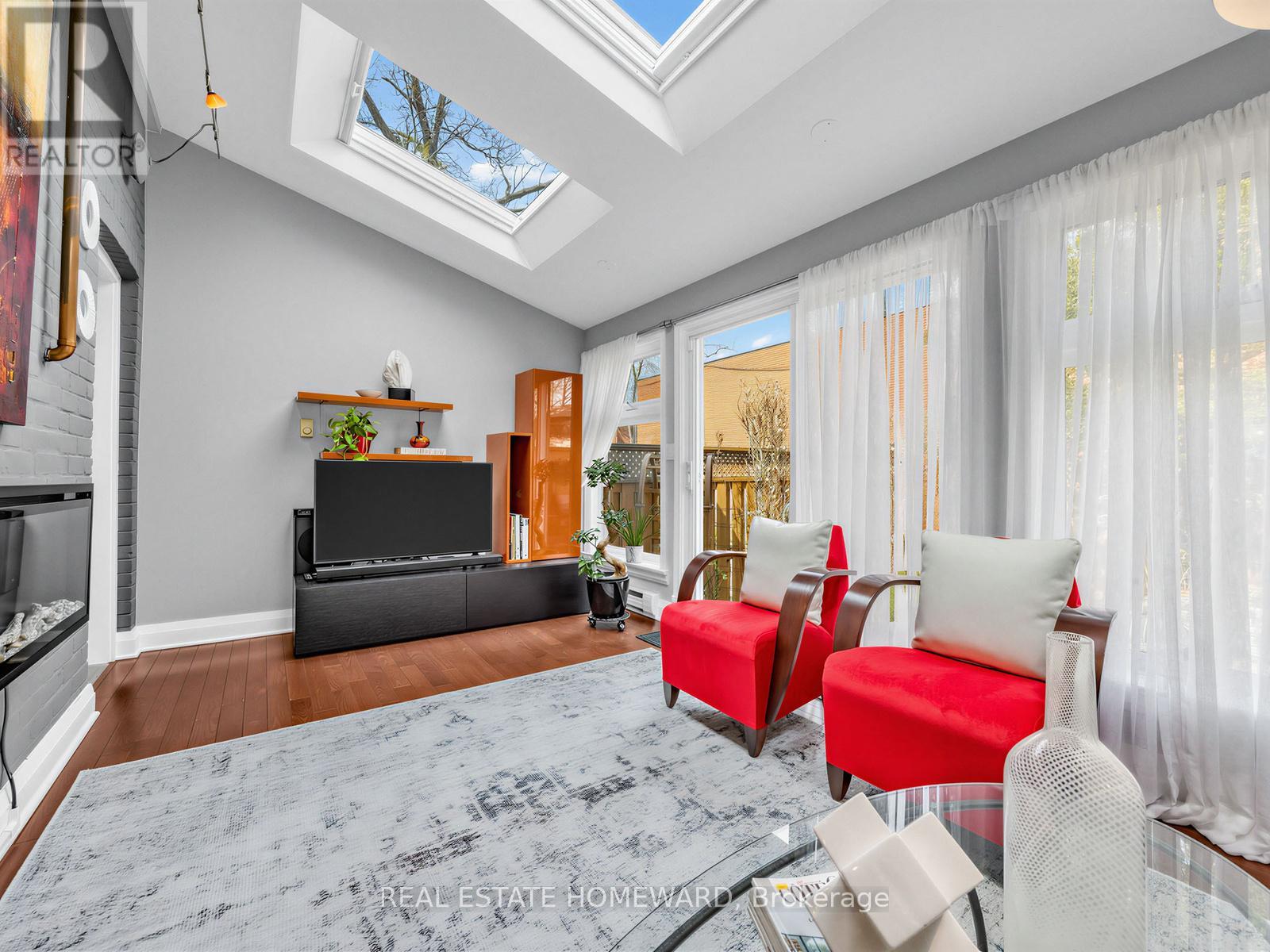 199 Lee Avenue, Toronto, Ontario  M4E 2P4 - Photo 24 - E13086158