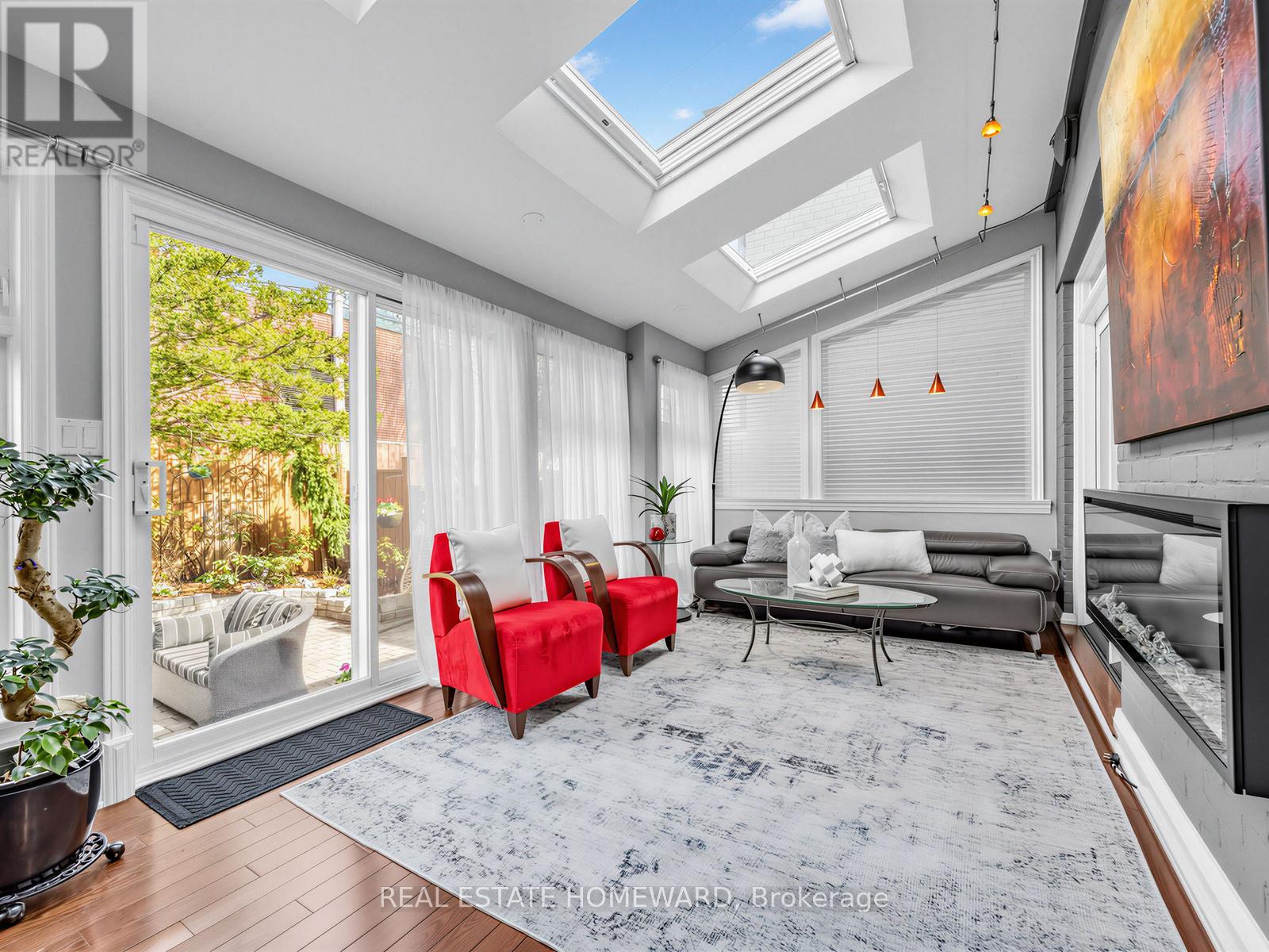 199 Lee Avenue, Toronto, Ontario  M4E 2P4 - Photo 25 - E13086158