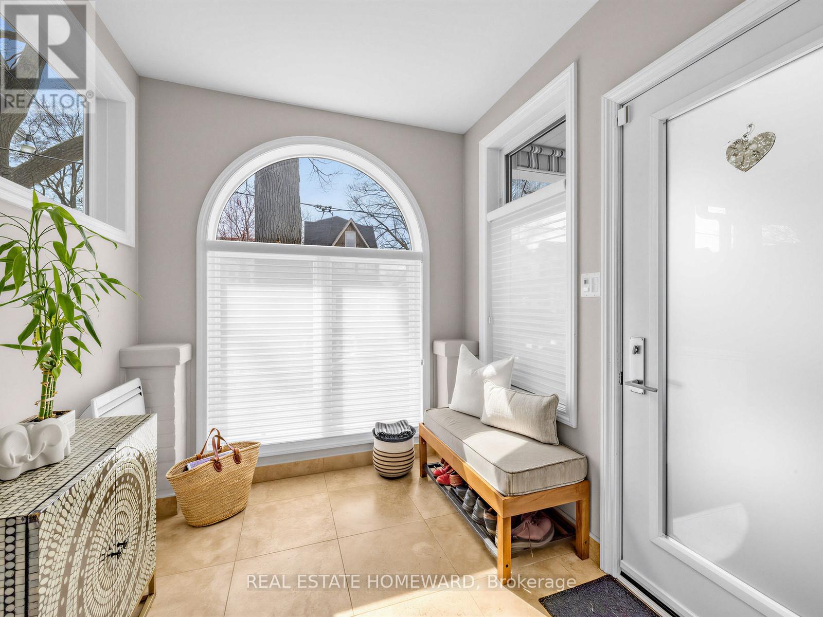 199 Lee Avenue, Toronto, Ontario  M4E 2P4 - Photo 4 - E13086158