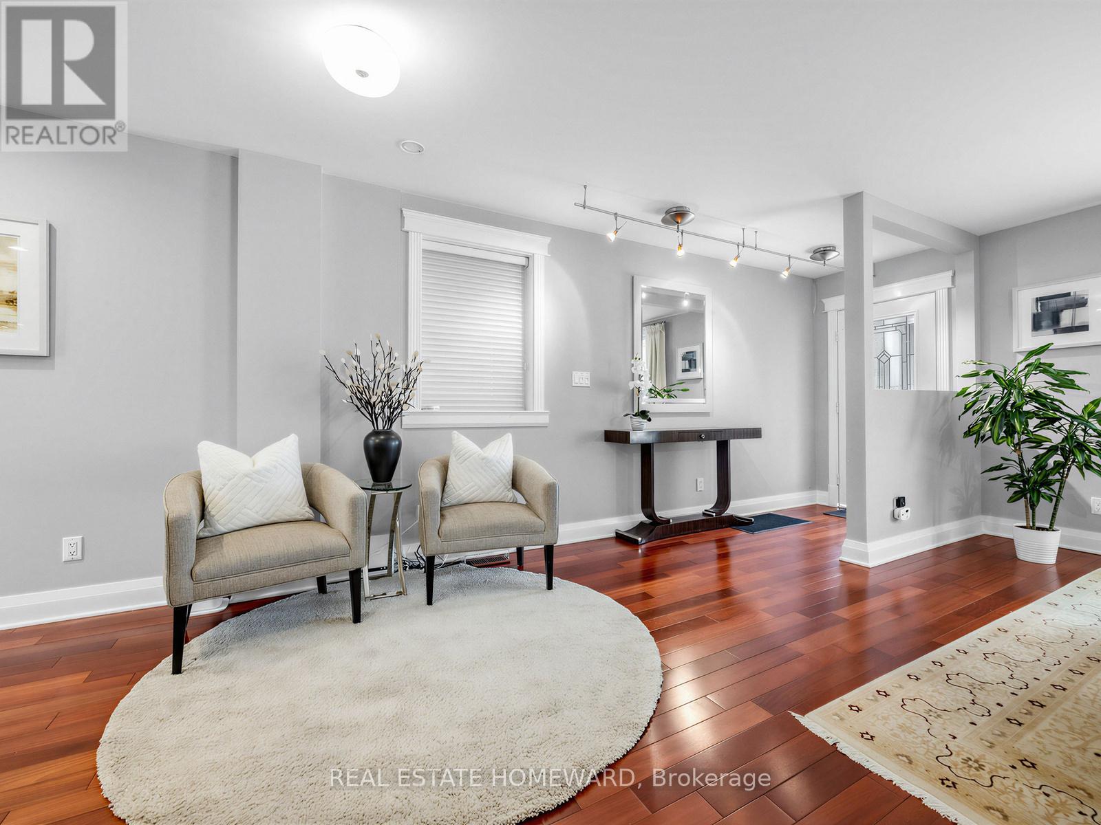 199 Lee Avenue, Toronto, Ontario  M4E 2P4 - Photo 6 - E13086158
