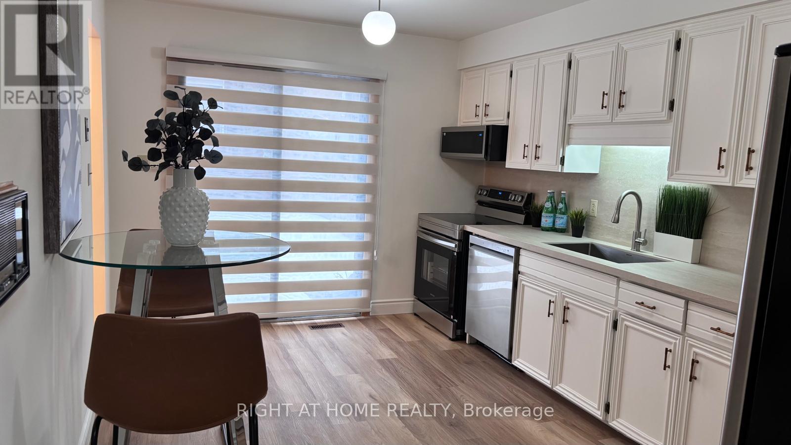 51 Burnt Bark Drive, Toronto, Ontario  M1V 3J6 - Photo 15 - E13086214