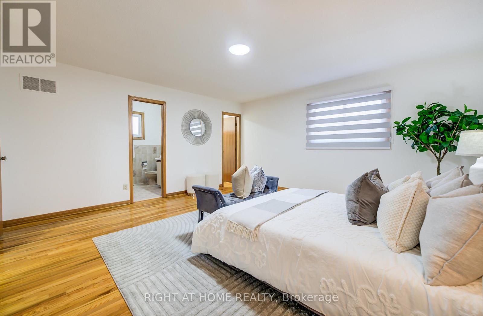 51 Burnt Bark Drive, Toronto, Ontario  M1V 3J6 - Photo 21 - E13086214