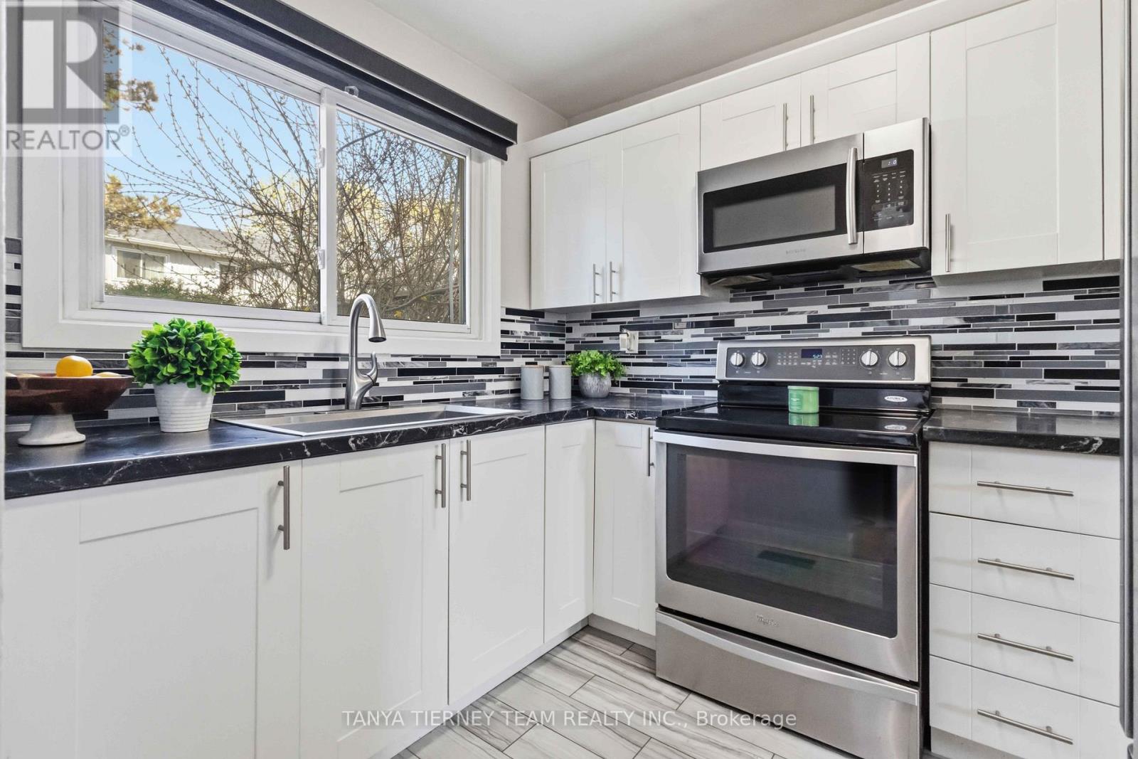 40 - 1975 Rosefield Road, Pickering, Ontario  L1V 3E3 - Photo 11 - E13086252