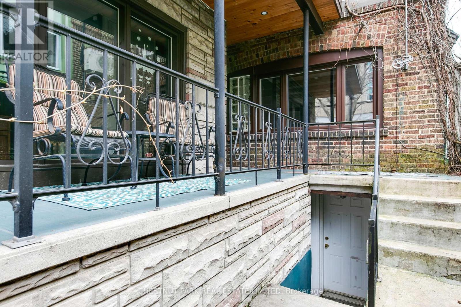 4 Biggar Avenue, Toronto, Ontario  M6H 2N4 - Photo 41 - C13082634