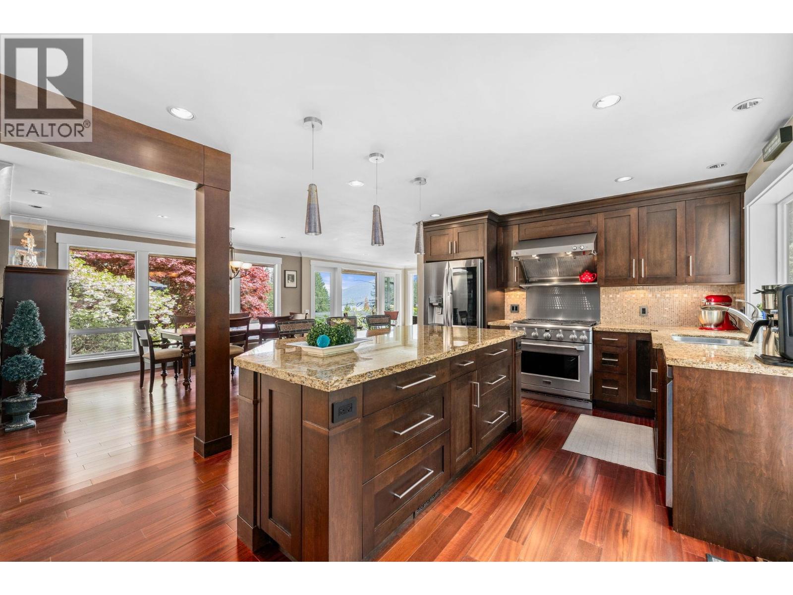 871 Fairway Drive, North Vancouver, British Columbia  V7G 1Z5 - Photo 4 - R3119680