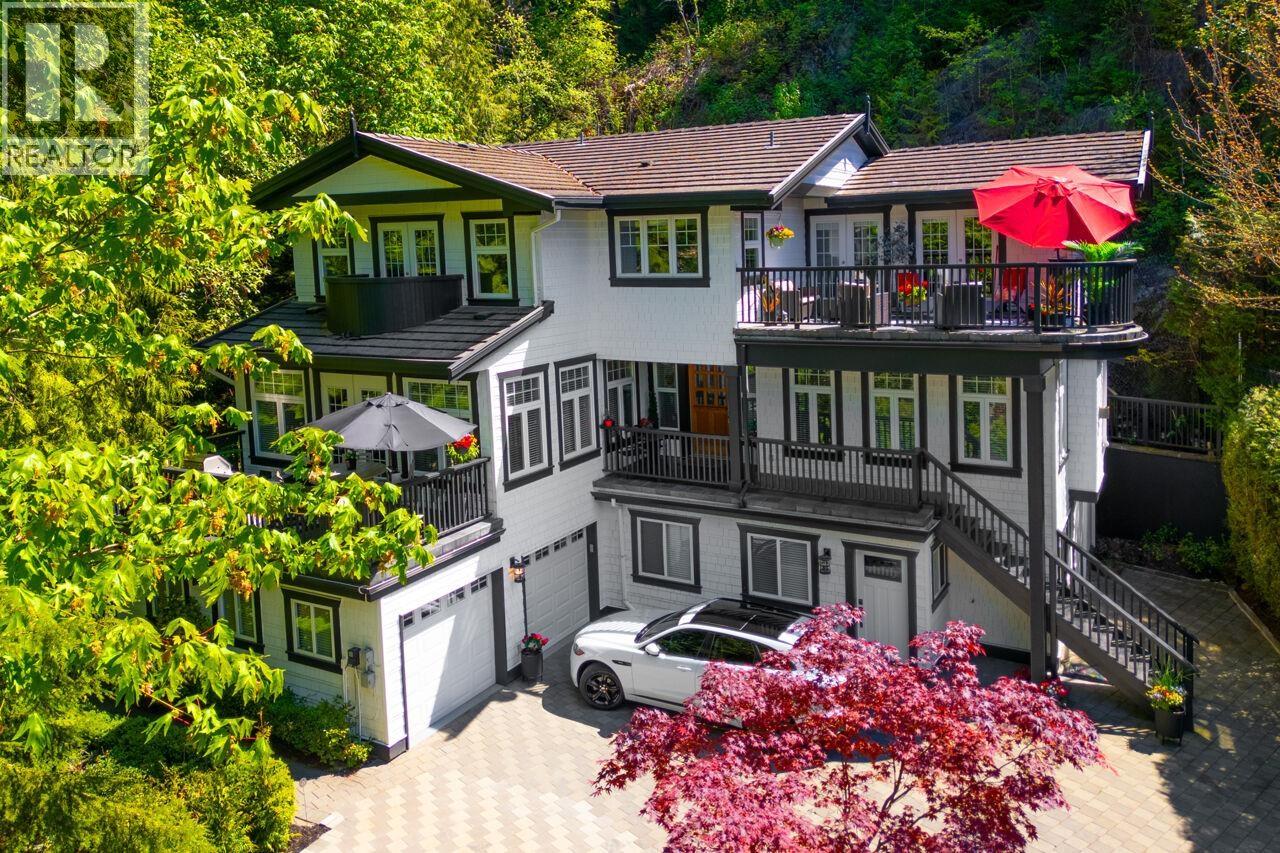 5671 Westport Road, West Vancouver, British Columbia  V7W 1V3 - Photo 2 - R3119688
