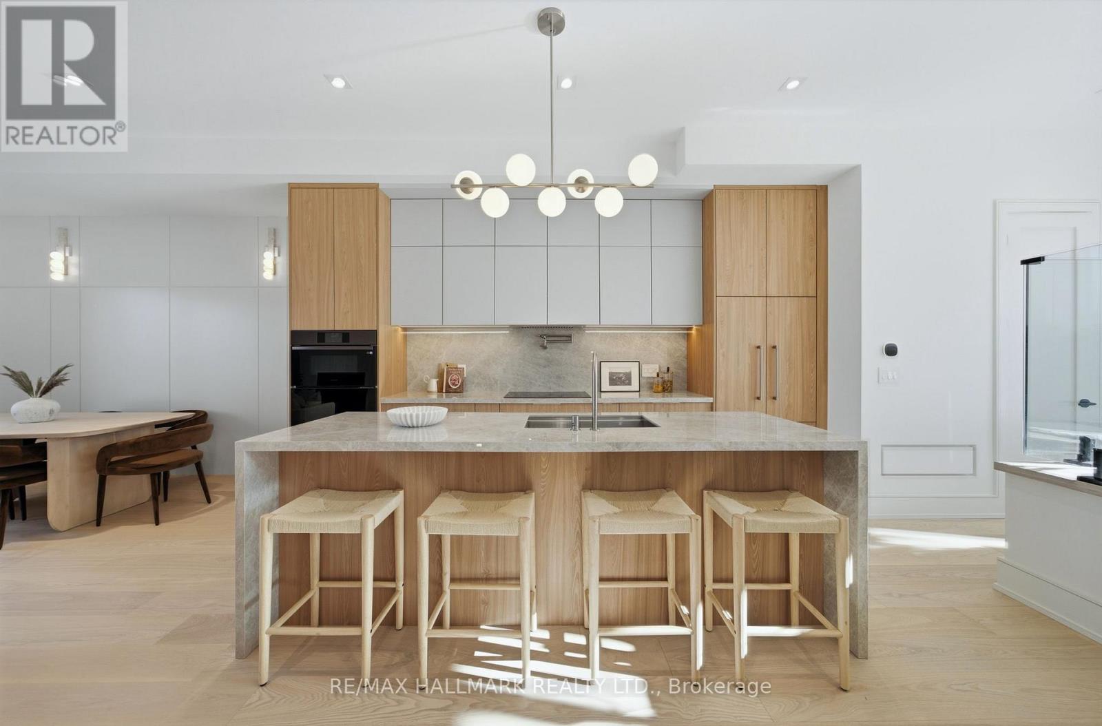 10 Leroy Avenue, Toronto, Ontario  M4J 4G7 - Photo 11 - E13085890