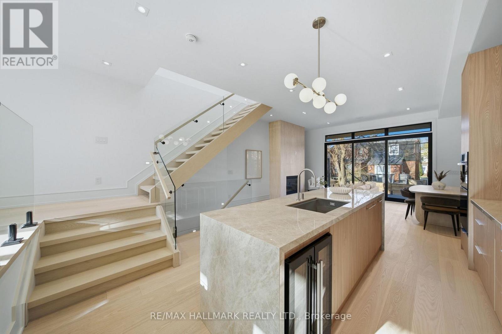 10 Leroy Avenue, Toronto, Ontario  M4J 4G7 - Photo 14 - E13085890