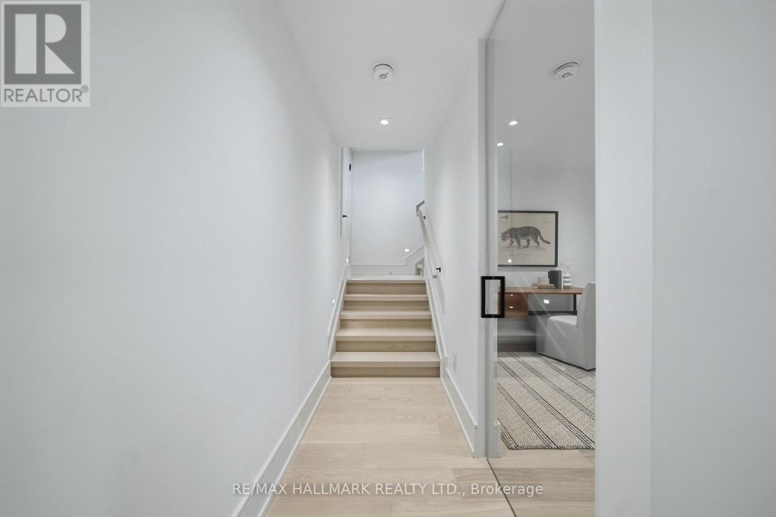 10 Leroy Avenue, Toronto, Ontario  M4J 4G7 - Photo 38 - E13085890
