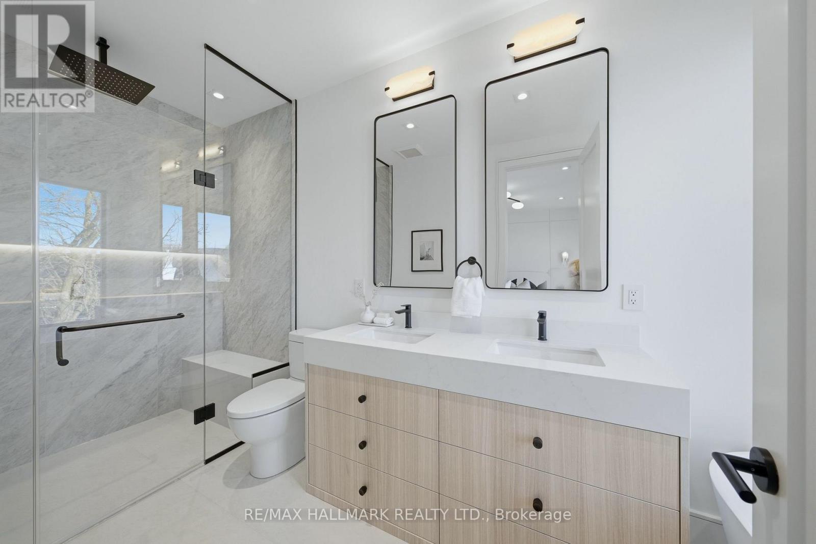 10 Leroy Avenue, Toronto, Ontario  M4J 4G7 - Photo 25 - E13085890