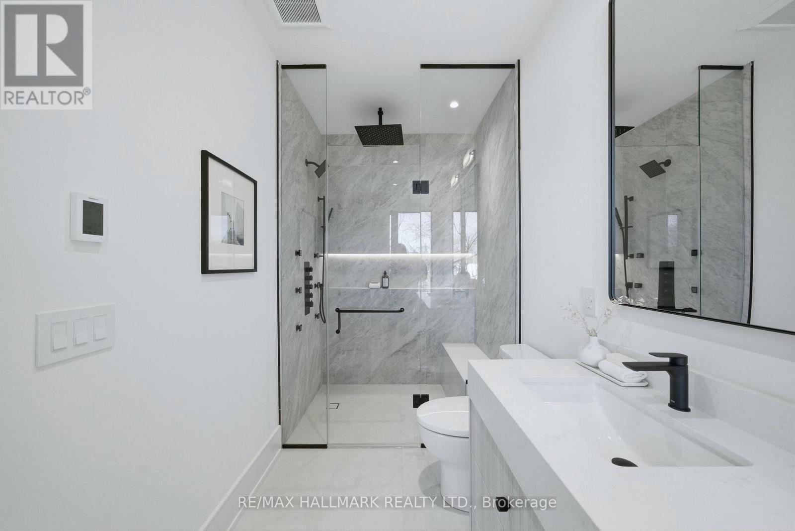 10 Leroy Avenue, Toronto, Ontario  M4J 4G7 - Photo 26 - E13085890