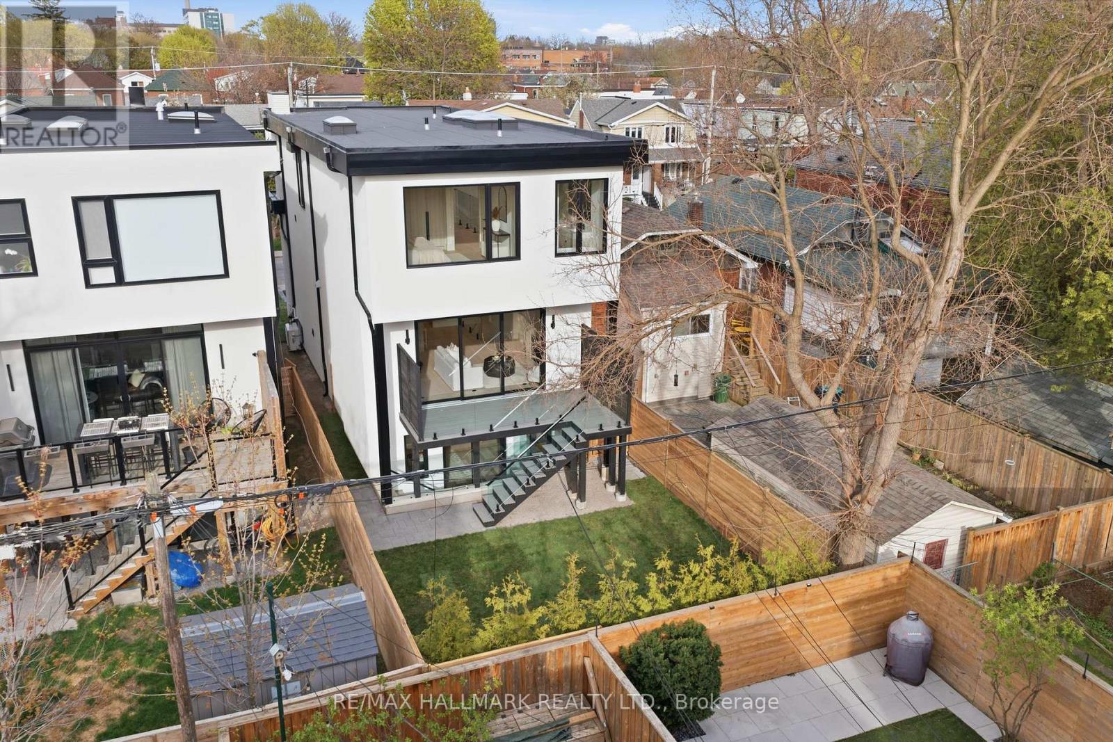 10 Leroy Avenue, Toronto, Ontario  M4J 4G7 - Photo 49 - E13085890