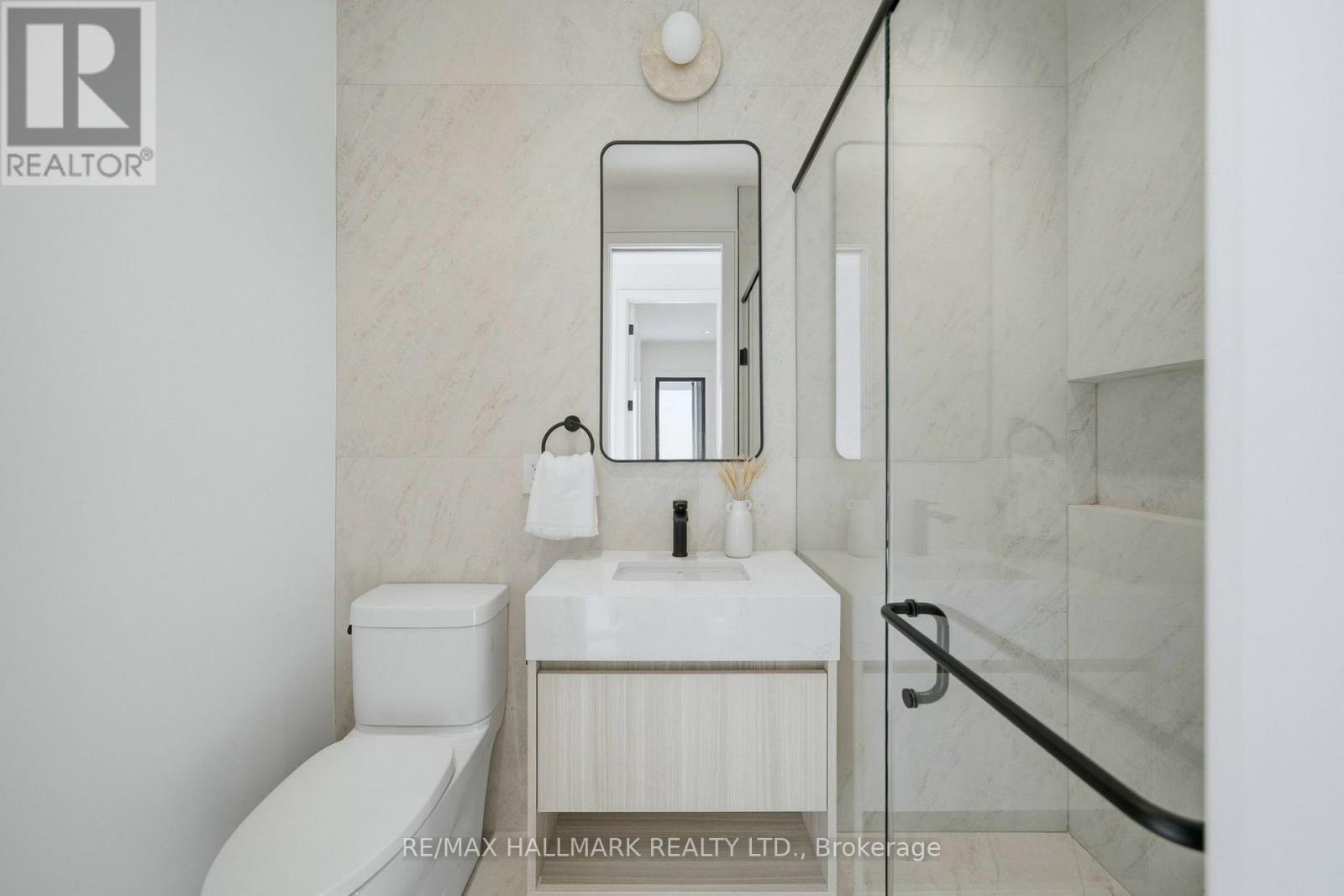10 Leroy Avenue, Toronto, Ontario  M4J 4G7 - Photo 34 - E13085890